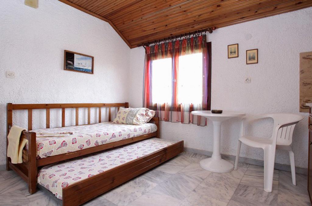 Kehagias Apartments Vrasná Chambre photo