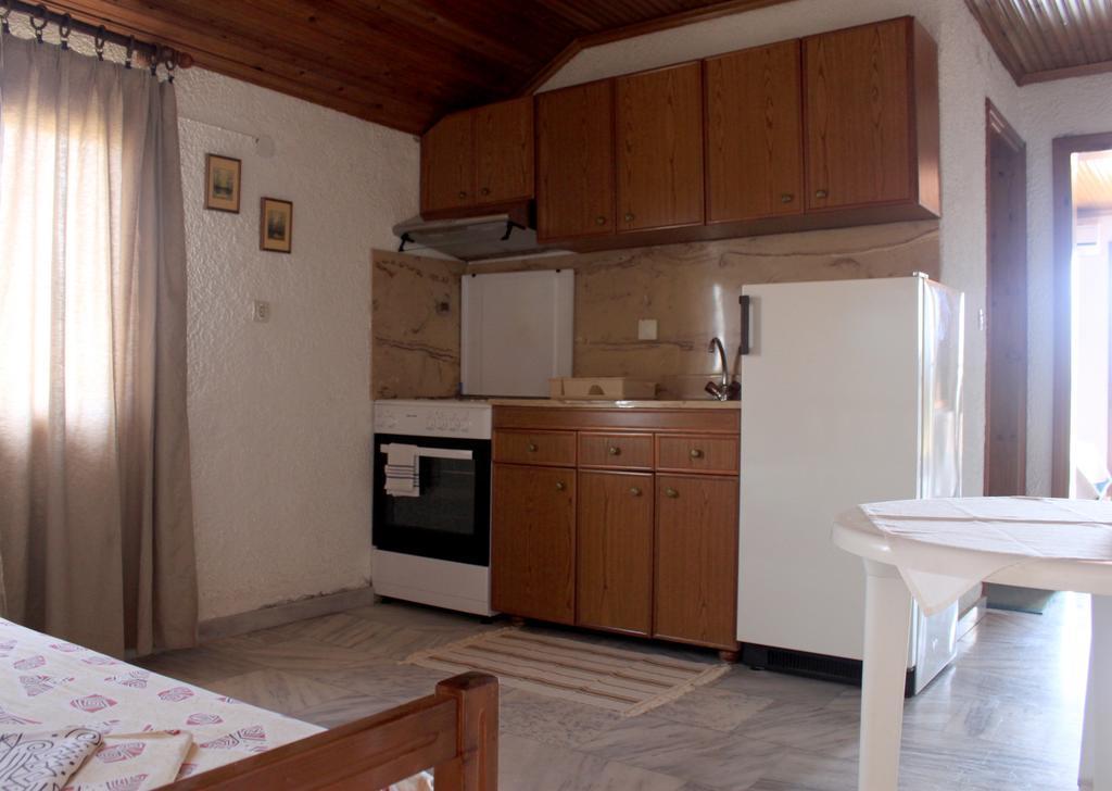Kehagias Apartments Vrasná Extérieur photo